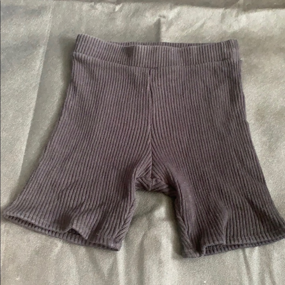 FASHION NOVA  SHORT BLACK XS